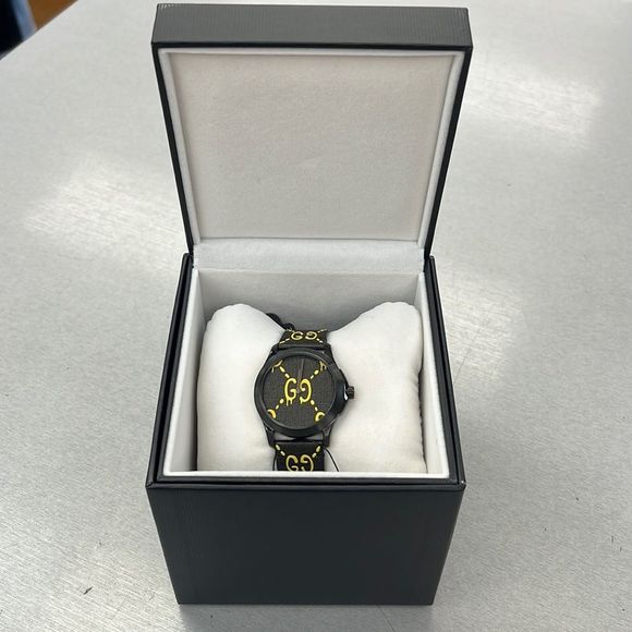 Gucci Accessories - Gucci watch